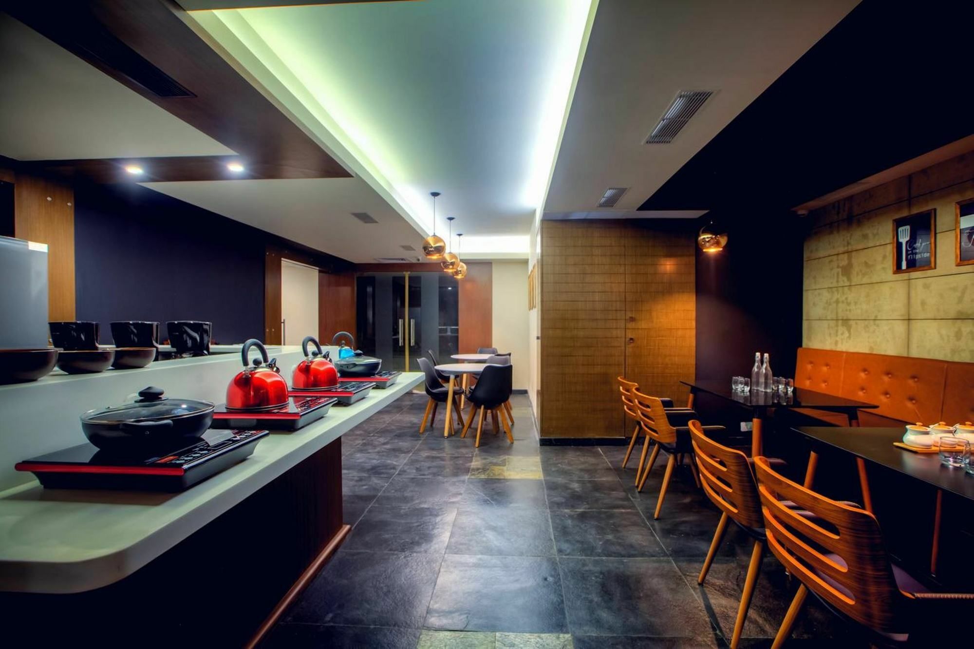 Minla Hotel Бангалор Екстериор снимка