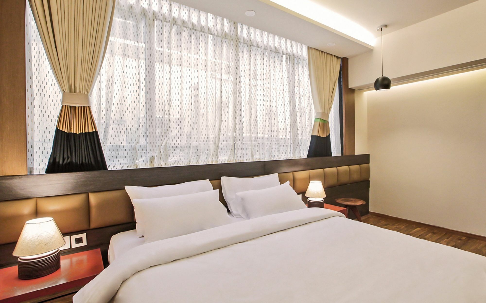 Minla Hotel Бангалор Екстериор снимка
