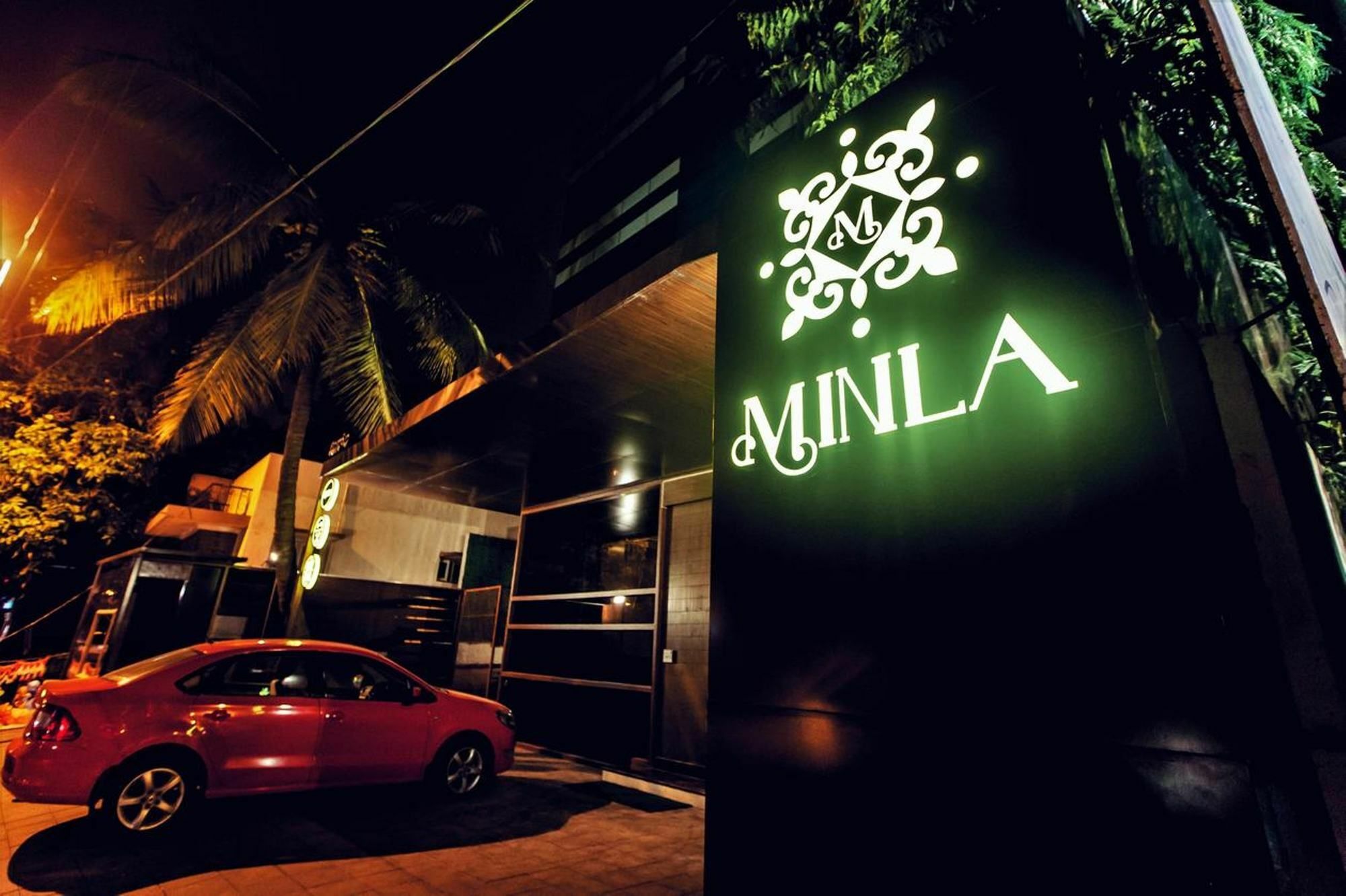 Minla Hotel Бангалор Екстериор снимка